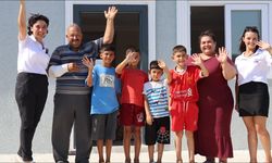 Nuriye Geller, Hatay'daki deprem mağduru üvey kardeşlerine annelik yapıyor