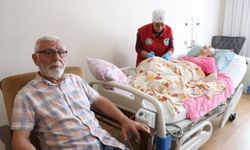 Kayserili Ali İhsan Kılıçer, felçli eşine 10 yıldır gözü gibi bakıyor