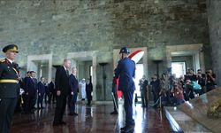 Cumhurbaşkanı Erdoğan başkanlığındaki devlet erkanı Anıtkabir'i ziyaret etti