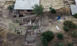 Sardes'te 2 bin 800 yıllık Lidya Sarayı'nın kalıntılarına ulaşıldı