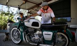 Amca yadigarı 1973 model motosikleti yeniledi, çocukluk hayalini gerçekleştirdi!