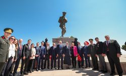 TBMM Başkanı Kurtulmuş, Kocatepe Başkomutan Mustafa Kemal Anıtı'ndaki törene katıldı