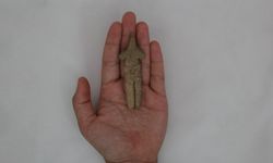 Ulucak Höyüğü'nde 8 bin yıllık kil figür bulundu