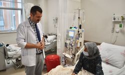 Uşak Eğitim ve Araştırma Hastanesi diyaliz ünitesinde tedavi gören hastaların dertlerini dinledi