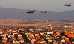 Uşak'ta muharip uçak gösterisi yapıldı