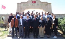 Kütahya Dumlupınar Üniversitesi Senatosu Dumlupınar Şehitliği’nde toplandı