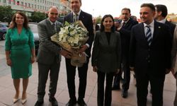 Enerji ve Tabii Kaynaklar Bakanı Bayraktar, Manisa Valilliği'ni ziyaret etti