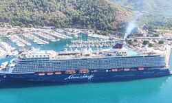 Marmaris'e "Mein Schiff 5" kruvaziyeri ile 2 bin 600 yolcu geldi