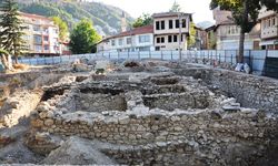 Kütahya'da arkeopark, Uşak'ta ise otopark!