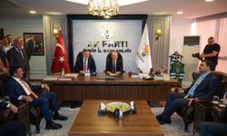 Hazine ve Maliye Bakanı Mehmet Şimşek İzmir'de ziyaretlerde bulundu
