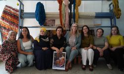 Hollandalı ressamdan  Bergama halısına yolculuk!