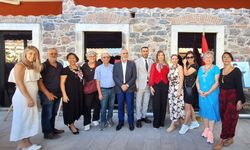 İzmir'de "Dünya Barış Günü" sergisinden Gazze'ye destek
