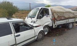 İzmir'de trafik kazasında 2 kişi yaralandı