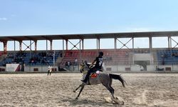 Uşak'ta atlı cirit müsabakaları devam ediyor