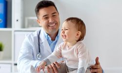 İzmir'de pediatrist ve aile hekimleri, çocuk sağlığında işbirliği için buluştu