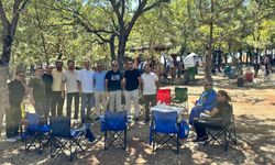 EBS Uşak'ın üyesi olan öğretmenler ve eğitim çalışanları Korupark'ta buluştu