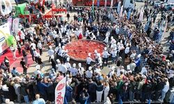 Afyonkarahisar'da 1930 kg ile sucuklu yumurta rekoru!