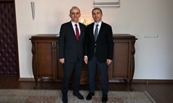 Uşak İl Sağlık Müdürlüğü'nden istifa eden Mollahüseyinoğlu, Vali Aktaş'a veda etti