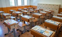 Devlet bedava kitapları hazırladı! Fakat öğretmenler yine de kaynak kitap istenecek gibi!
