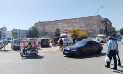 Uşak'ta Çarşamba günleri, kentsel dönüşüm ve çevresi trafik keşmekeşliği yaşıyor