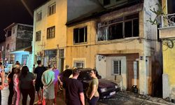 İzmir'de yangın çıkan ev kullanılamaz hale geldi