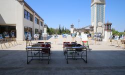 AK Parti Denizli Gençlik Kollarından Gazze için "Boş Sıralar" etkinliği