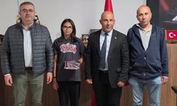 Uşak Sivaslı Tatar Ortaokulu'ndan Hazal Özkaya kompozisyonda il birincisi oldu