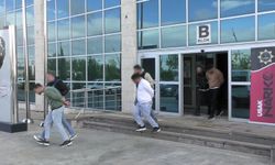 Midelerinde metanfetamin taşıyan 3 kişi ticari takside kıskıvrak yakalandı