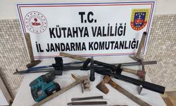 Kütahya'da kaçak kazıdan 9 kişi suçüstü yakalandı