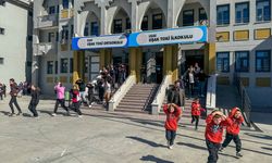 Uşak'ta okullarda afetlere karşı eş zamanlı tatbikat yapıldı