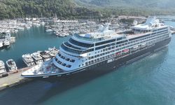 "Azamara Onward" kruvaziyeri Marmaris'e 650 turist getirdi