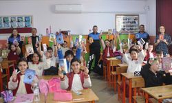 Ödemiş'te polisler öğrencilerle kitap okudu