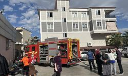 Denizli'de yangının dumandan etkilenen kadın hastaneye kaldırıldı