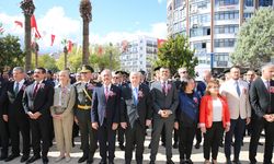 Denizli'de Cumhuriyet'in 102. yılı  için çelenk sunuldu