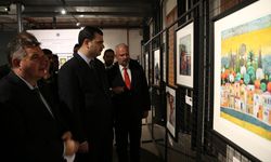 AK Partili İnan, İzmir Kültür Yolu Festivali'ndeki sergileri gezdi