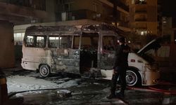 Aydın'da park halindeki minibüs yandı
