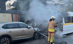 Manisa'da öğrenci servisi yandı, 2 araç daha hasar gördü