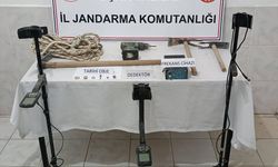 Karahallı'da kaçak kazı baskını! 3 gözaltı!