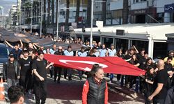 İzmirlilerden "Ata'ya Saygı Yürüyüşü"