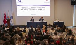 İzmir'de sanayi  kuruluşu temsilcilerine kimyasal kullanımı toplantısı