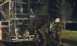 Konak'ta seyir halindeki otobüsü yandı