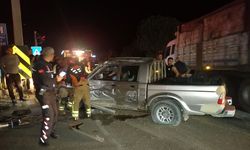 Manisa'da kamyonla pikabın çarpıştı 4 yaralı!