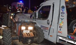 Manisa'da traktör ile çekici çarpıştı, 3 yaralı!