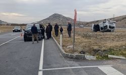 Afyonkarahisar'da iki aracın karıştığı kazada 7 kişi yaralandı