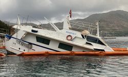 Marmaris'te teknenin yakıt sızıntısına karşı önlem alındı