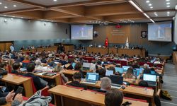 İzmir Büyükşehir Belediyesinin yıllık bütçesi kabul edildi