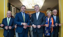 İzmir'de "İletişim Yüzyılında Kentlerin Hikayesi" fotoğraf sergisi açıldı