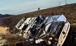 Afyonkarahisar Tatarlı'da yolcu otobüsü devrildi