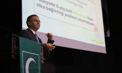 Yeşilay İzmir Şubesi ve İl Milli Eğitim Müdürlüğü bağımlılık konferansı verdi