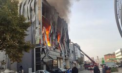 Dilovası'ndaki parfüm fabrikasında hayatını kaybeden 6 kadın toprağa verildi